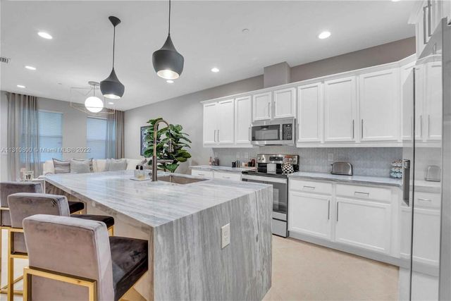 2957 St Thomas Drive, Cooper City, FL 33024