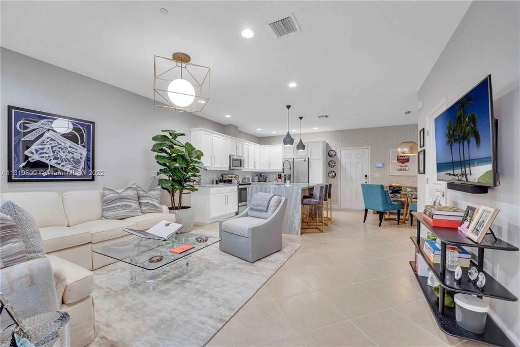 2957 St Thomas Drive, Cooper City, FL 33024