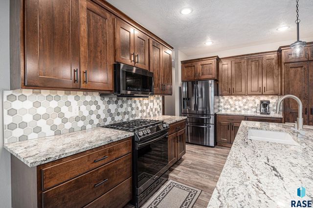 1604 W River Bend St Street, Brandon, SD 57005