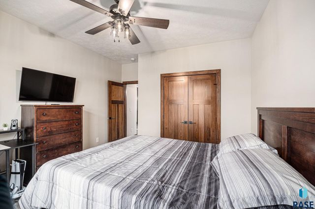 1604 W River Bend St Street, Brandon, SD 57005