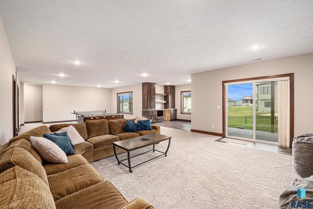 1604 W River Bend St Street, Brandon, SD 57005