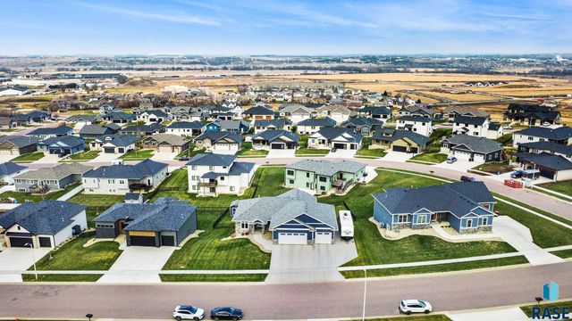 1604 W River Bend St Street, Brandon, SD 57005