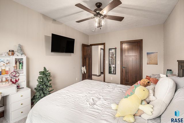 1604 W River Bend St Street, Brandon, SD 57005