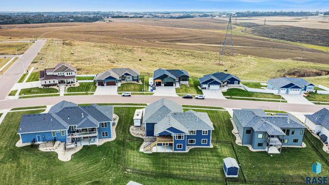 1604 W River Bend St Street, Brandon, SD 57005