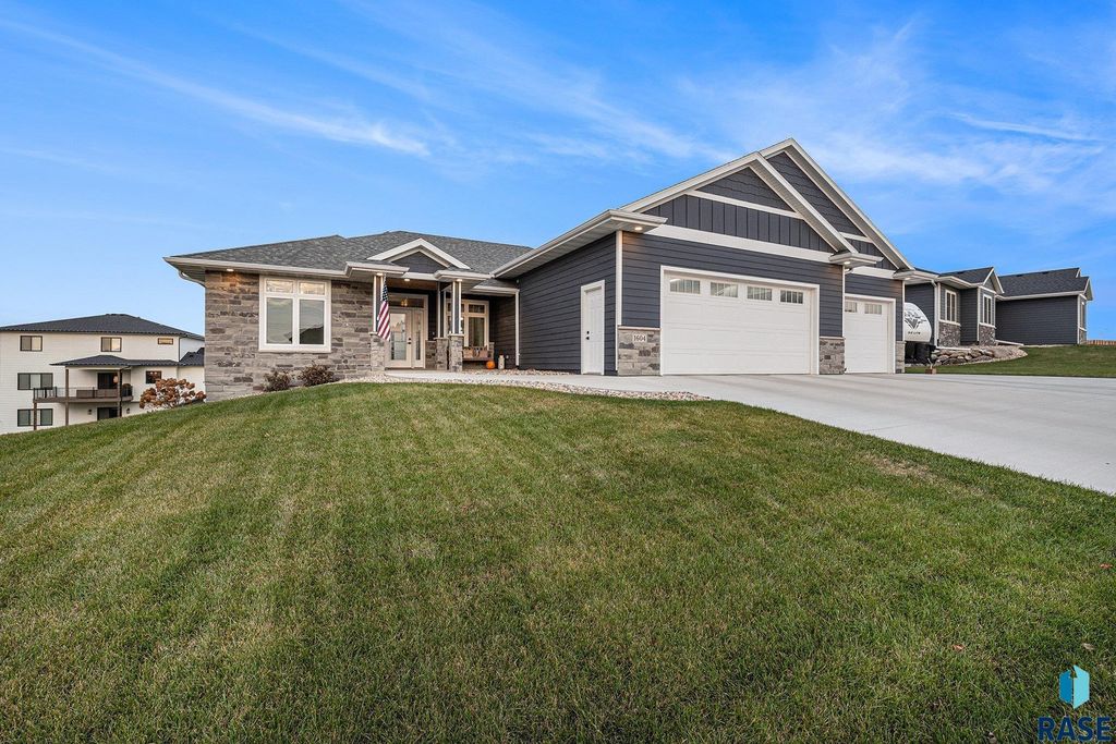 1604 W River Bend St Street, Brandon, SD 57005