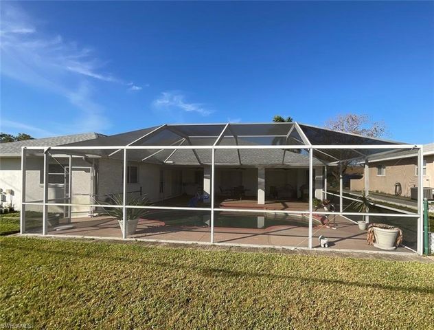 1403 SE 8th PL, Cape Coral, FL 33990