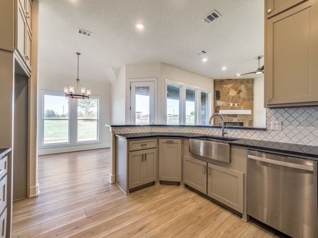 300 County Road 3141, Decatur, TX 76234
