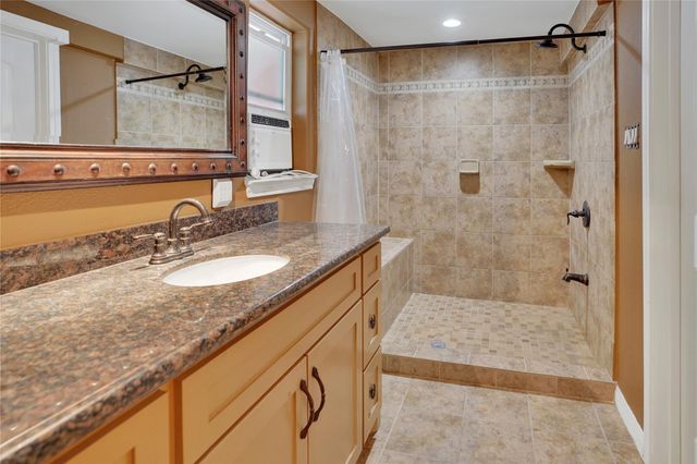 5118 Avenue M, Galveston, TX 77551