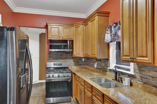 5118 Avenue M, Galveston, TX 77551