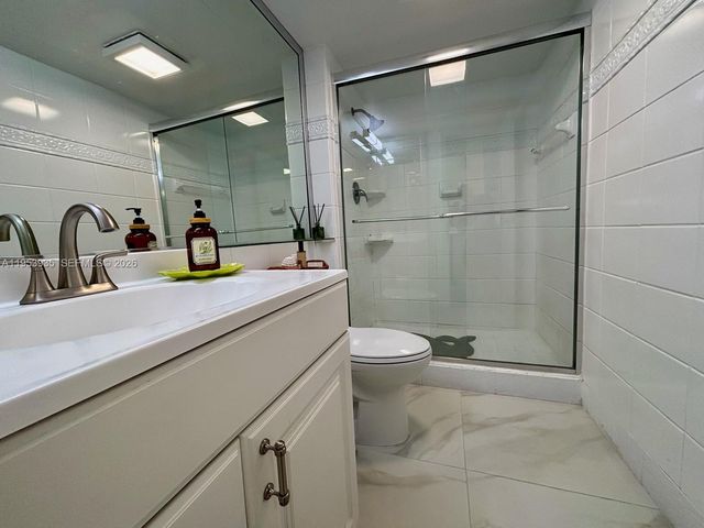 20301 W Country Club Dr 1126, Aventura, FL 33180