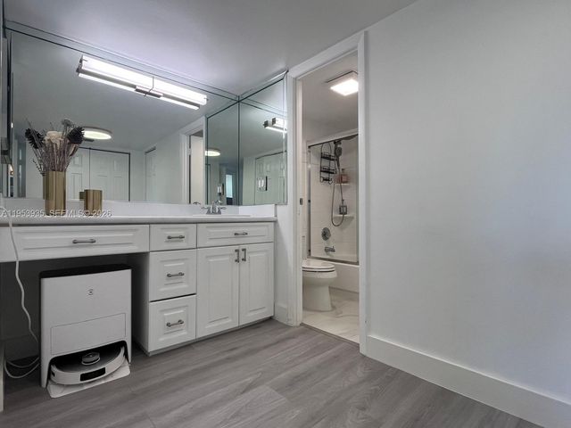 20301 W Country Club Dr 1126, Aventura, FL 33180