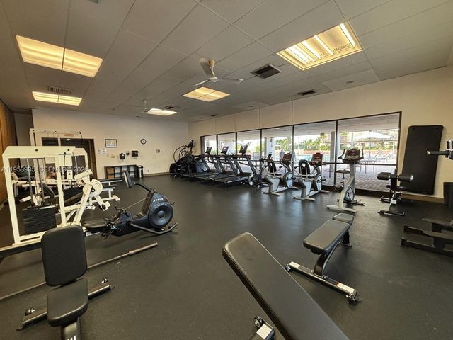 20301 W Country Club Dr 1126, Aventura, FL 33180