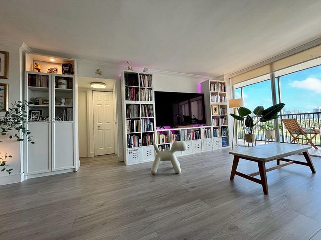 20301 W Country Club Dr 1126, Aventura, FL 33180