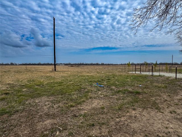 375 County Road 1515, Point, TX 75472