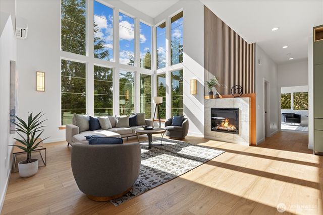 9528 28th Avenue NW, Seattle, WA 98117