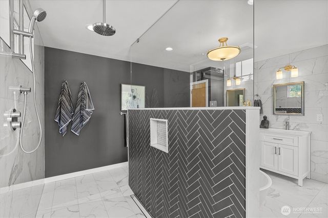 9528 28th Avenue NW, Seattle, WA 98117