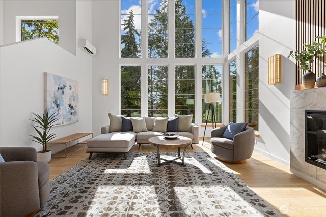 9528 28th Avenue NW, Seattle, WA 98117