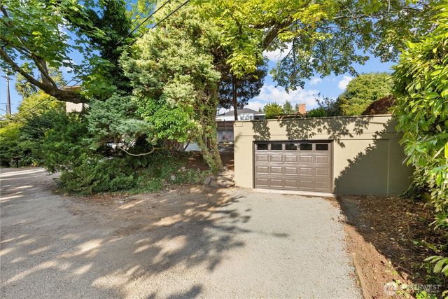 9528 28th Avenue NW, Seattle, WA 98117