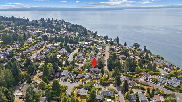 9528 28th Avenue NW, Seattle, WA 98117