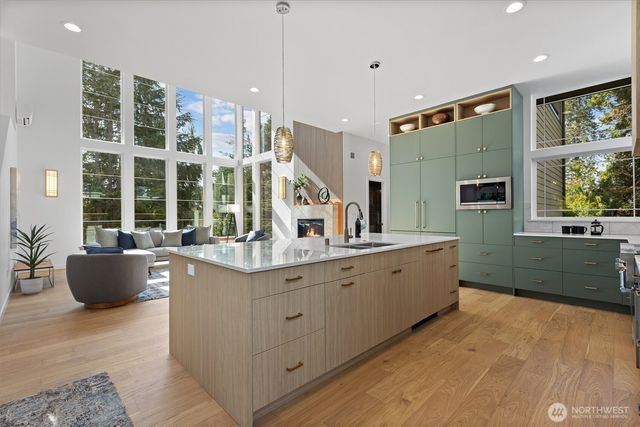 9528 28th Avenue NW, Seattle, WA 98117