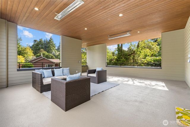 9528 28th Avenue NW, Seattle, WA 98117