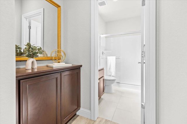 230 Steven Bridges Ln, Tracy, CA 95377