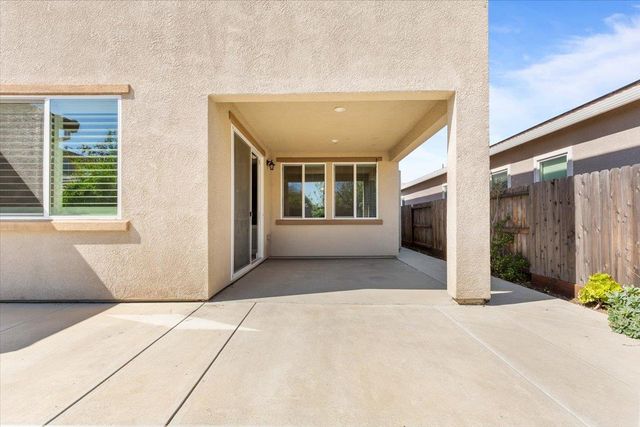 230 Steven Bridges Ln, Tracy, CA 95377