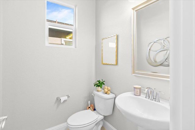 230 Steven Bridges Ln, Tracy, CA 95377