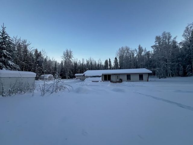 2540 HONEYBEE LANE, North Pole, AK 99705