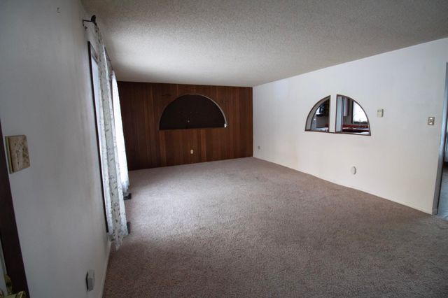 2540 HONEYBEE LANE, North Pole, AK 99705