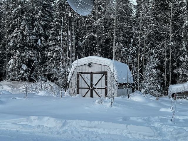 2540 HONEYBEE LANE, North Pole, AK 99705