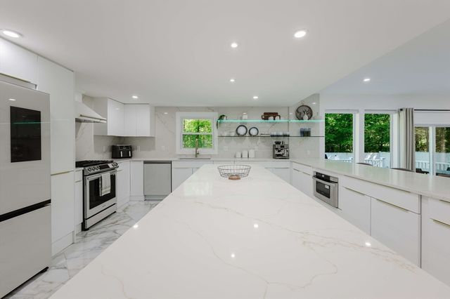 317 Broadway, Hanover, MA 02339