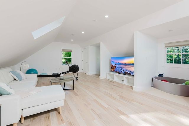 317 Broadway, Hanover, MA 02339