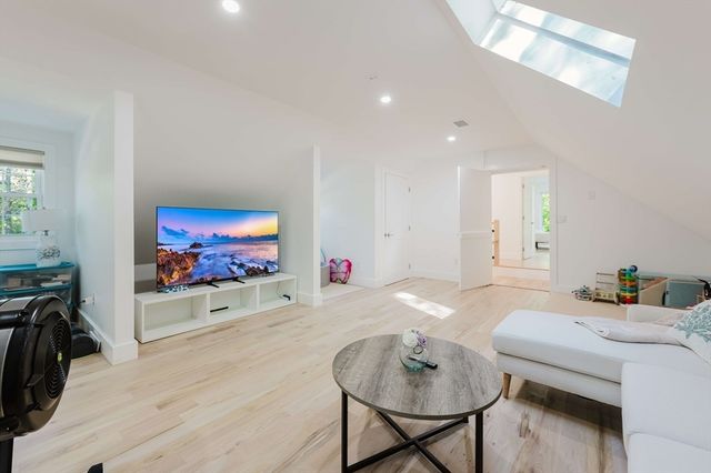 317 Broadway, Hanover, MA 02339