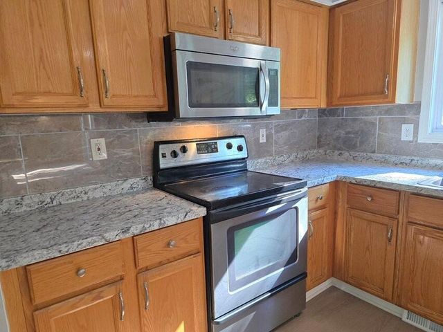7023 Foxcreek Drive, Canton, MI 48187
