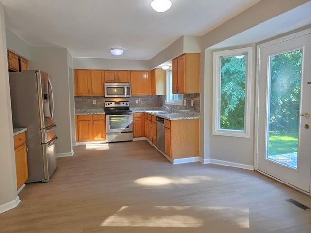 7023 Foxcreek Drive, Canton, MI 48187