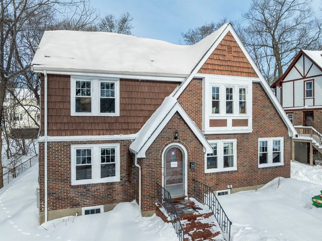17 Ireland Rd, Newton, MA 02459