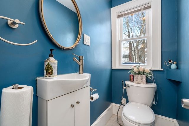 17 Ireland Rd, Newton, MA 02459