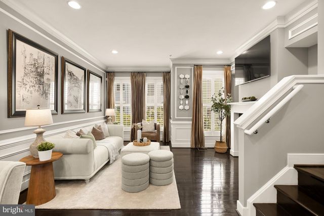 914 4TH ST SE, Washington, DC 20003