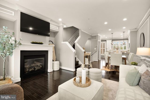 914 4TH ST SE, Washington, DC 20003