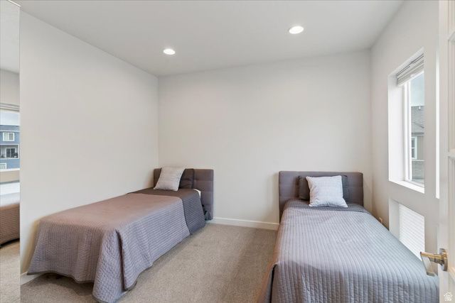 1196 W CLARK LN, Farmington, UT 84025