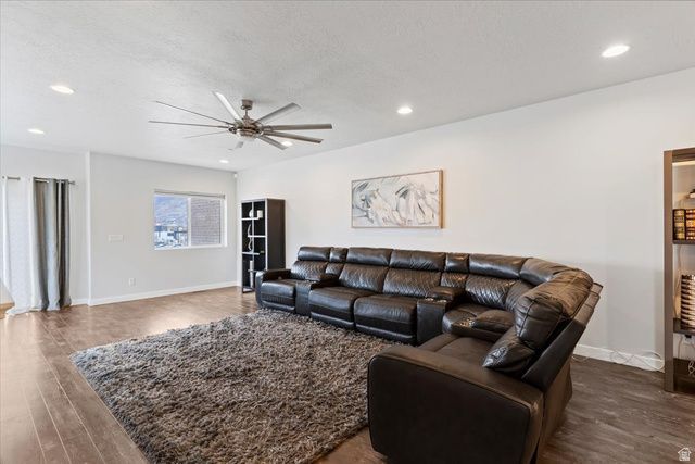 1196 W CLARK LN, Farmington, UT 84025