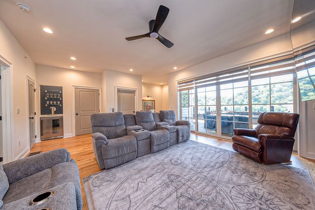 52 1st STREET, Oakmont, PA 15139
