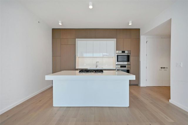 313 W 17th ST 2101, Austin, TX 78701