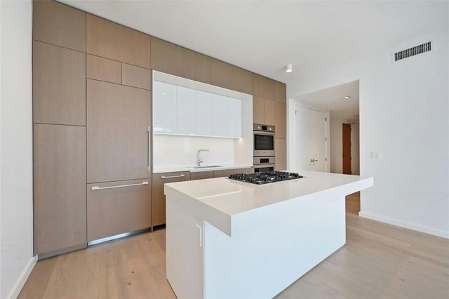 313 W 17th ST 2101, Austin, TX 78701