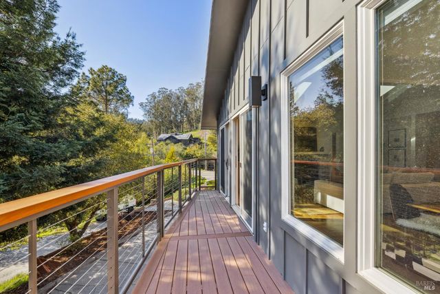 320 Montford Ave, Mill Valley, CA 94941