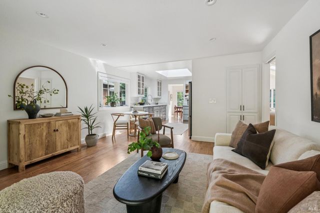 320 Montford Ave, Mill Valley, CA 94941