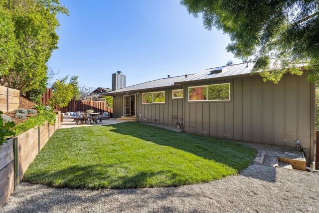 320 Montford Ave, Mill Valley, CA 94941