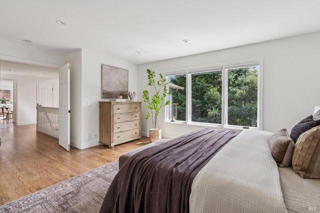 320 Montford Ave, Mill Valley, CA 94941