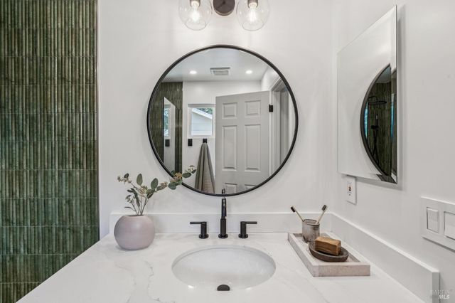 320 Montford Ave, Mill Valley, CA 94941